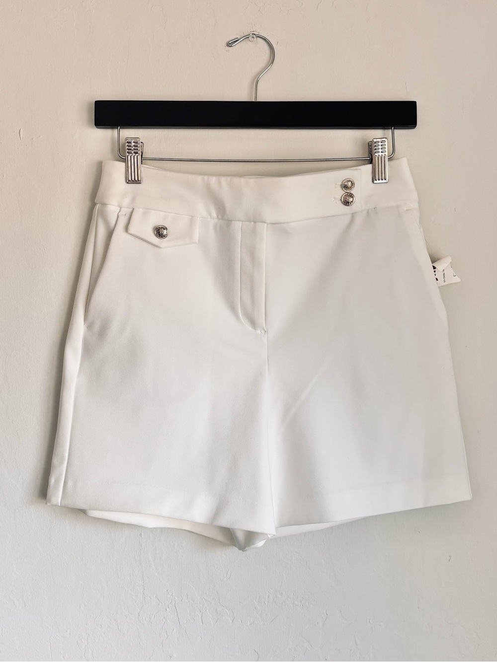 Rachel Zoe Classic Tailored High-Rise White Shorts Gold Crest Buttons, Sz 2 NWT